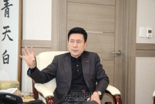 홍덕산업(주) 포항SKW공장 | 이강덕 “개인적 영달보다 제대로된 포항 모습 갖추게 하고 싶다”