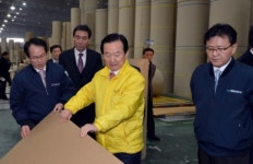 우신산업개발(주) 기장공장 구내식당 | 강운태 광주시장, 설명절 산업현장 방문