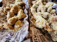 BHC치킨내손갈뫼점 | 자꾸만 손이 가는 부스러기 맛…bhc치킨 '마법클' 먹어보니