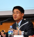 변호사양재규법률사무소 | 언론중재위-로스쿨 토론회 진행하는 양재규 정책연구팀장