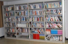 제15사단 보급수송대대 | 해병대 2사단 보급수송대대에 책기증, 문학광장 문인들 위문