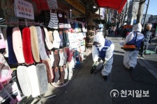 충무동 골목시장 상인회 자율 방역단 | '상인과 시민의 안전을 위해' 남대문 시장 방역