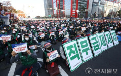 문덕화물터미널급식소 | 화물에 이어 초중고 학교 비정규직도 파업… ‘밥 대신 빵’ 피해 속출