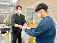 성동구, 커피찌꺼기 미생물 배터리 재활용··· 공공시설물 소재 활용