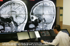 엑스티레이저기술 | 세계 최고의 뇌 영상기기 개발에 도전한다
