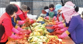 동김제농협 LOCAL | 동김제농협, 홀로사는 노인에 김치 나눔