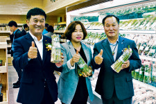 지역농산물 한가득…로컬푸드직매장 문 열어