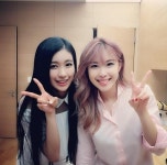 김연정, 전효성과 브이자 다정샷 "내가 동생이라는 게 함정" 폭소