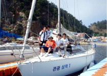 "바람 벗삼아 대항 누벼요"