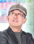 빛으로 피어나는 영혼의 내면 포착