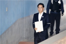 삼성웰스토리동아일보충정로 | 철옹성 같던 '삼성 충정문화' 균열…이재용, 이번에는 위험하다