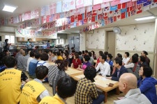 효신라면옥 | 효심공동체, 경로냉면잔치 열어