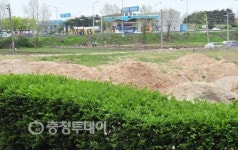 2024-90 도로점용허가 승계 | "백 씨만 가능한 인허가 … 준공후 완충녹지 불법점용 묵인"