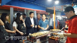 쥬스마켓(충주누리야시장) | 줄잇는 먹거리 매대…충주 누리야시장 개장