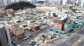 홈플러스포항점이자녹스 | 문 한번 못 열고 녹스는 대형마트… 규제 vs 공생 해답 찾아야