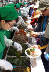 "쌉싸름 달콤한 산나물 정말 맛나요" 울릉 웰빙 산나물 시식회 '대박 인기'