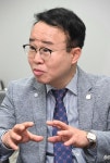 박**(경남90자9146)-1 | "웅동지구 문제 풀었다…트라이포트 판 새로 짠다"