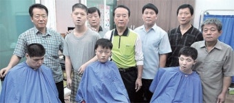 아그이발관 | 20년 한결같이… 싹둑싹둑 '사랑의 가위손'
