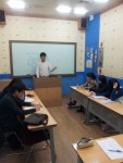 "영어로 토론해보니 어렵지 않네요"
