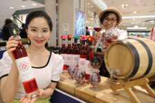 롯데백화점 광주점 18일까지 영동 복숭아·포도주 특산품전