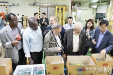 ICAO(국제협동조합농업기구)위원들, 충북 친환경유통센터 견학