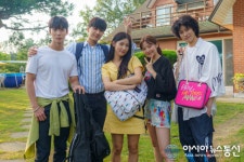 라댓 | ‘리플레이’, 국내 OTT·일본 등 전 세계 플랫폼 유통!...글로벌 MZ세대 취향 저격