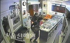 건국 대전 남부 대리점 | 2억대 스마트폰 훔친 10대 5명 검거