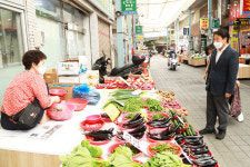 정천석 동구청장, 추석맞이 전통시장 방문