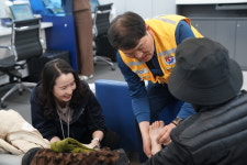 제주시니어클럽모다들엉일터사업단 | 제주은행, 고객중심 엉업점 '시니어 상생 프로그램' 운영 시작