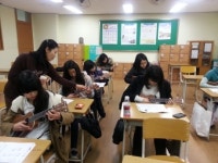 "기타·우쿨렐레로 감성 키워요"