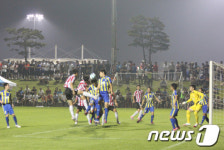 함안종합스포츠비트로점 | 무학기 고교 축구, 함안 4개구장 하루 10게임씩 '진풍경'