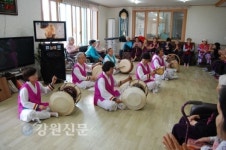 강릉 성산면 '칠봉산 사물놀이팀' 봉사활동