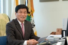 시너지월드와이드이은희 | "전·현 군정 조화로 일궈낸 시너지 효과"