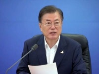 문재인 대통령 "불가능을 가능으로 만든 반세기…연구원 한 명이 전략자산"