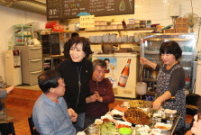 충북도의회, 삼겹살데이 서문시장 방문
