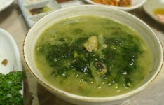 홍마트명학공원점 | 삭힘의 미학, 홍어삼합의 조화로운 맛 ‘홍탁명가’