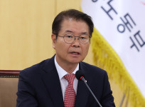모은이앤씨 | 이정식 장관, 키르기스 대사 면담…고용노동 교류 협력 논의
