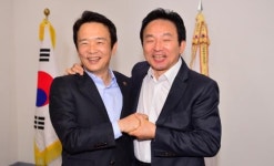 중앙홀탐라스낵 | 파안대소 '남경필-원희룡'