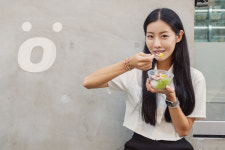 요커 (yo.kr) 압구정로데오 본점 | 요커 대표 이연주 ① / 그릭요거트 위에 30여 종 토핑을 내 맘대로!