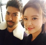 "She Was Pretty" Hwang Jung-eum takes a picture with Choi Si-won