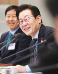 한국 뚸뚸핀(韓國 多多?) 산업 유한회사 | 韓, 팹리스 규모 10배로 키운다… "반도체 세계 2강 도약"