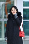 닥터마틴에어웨어홍대2점 | 윤승아, 시크한 올블랙 공항패션 "겨울 여신룩"