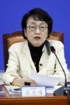 김진애 어깨 찌른 김태흠...성희롱 공방