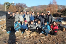 이천시청직장금고 | 이천시청 직장운동부, 장작패기 봉사 '구슬땀'