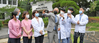 해리스카페일신병원 | 동산병원 찾은 해리 해리스 주한미국대사