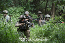 25사수색대마트 | 육군, 한미 연합 KCTC 훈련...육군25사단과 한미연합사단 장병들이 집결지 일대 수색