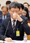 (주)프레델 한국교육방송공사 | 물 마시는 김유열 한국교육방송공사 사장