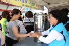 자원봉사의 힘, 인삼축제 빛냈다