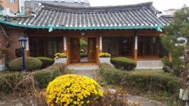 크리스에프앤씨하남춘궁 | 하남 춘궁동, 구석에 자리한 운치 있는 맛집 & 카페