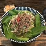 깊고 진한 국물의 쌀국수, 빠져들게 하는 맛